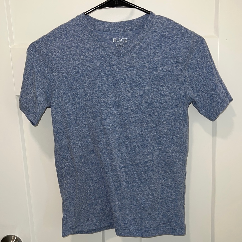 Boys v-neck Children’s Place tshirt